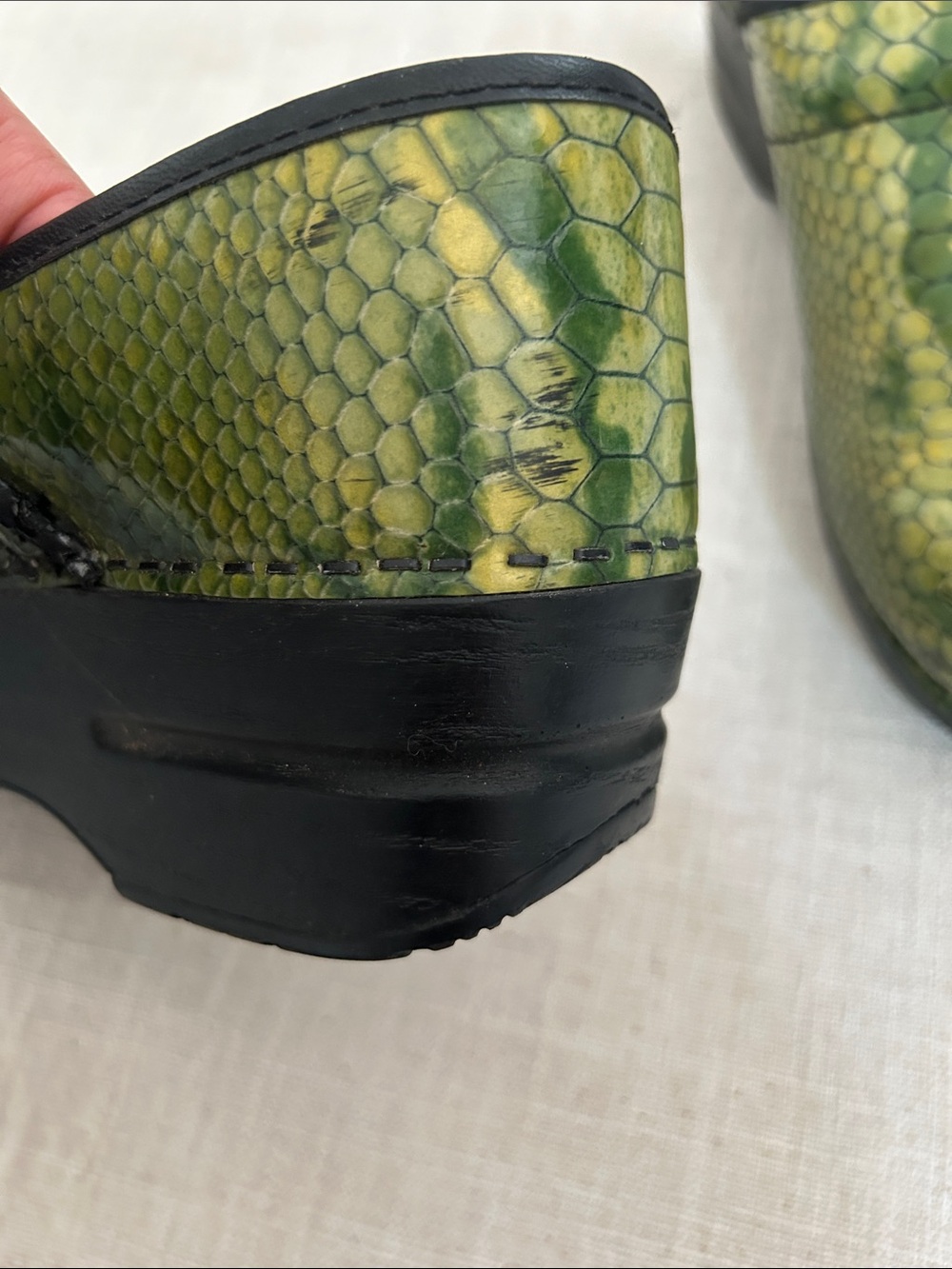Dansko Professional Python Patent Green Clogs Women's Size 39 Snakeskin Leather - Picture 10 of 14